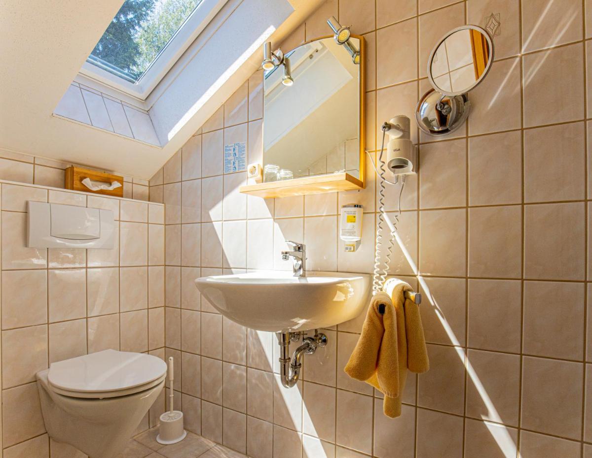 Land-gut-Hotel Gasthof Waldschänke - Housity