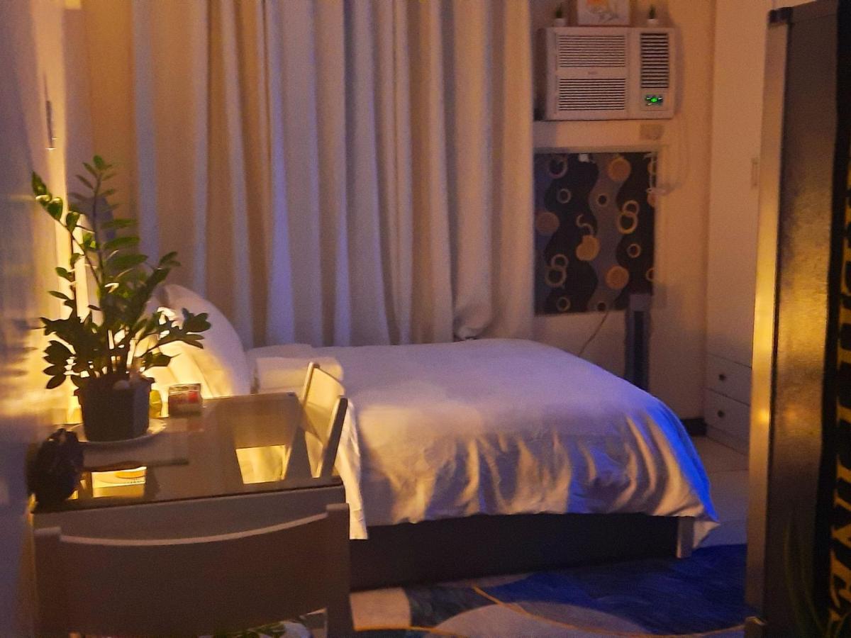 Cozy Corner Haven near Venice Grand Canal Mall - Housity