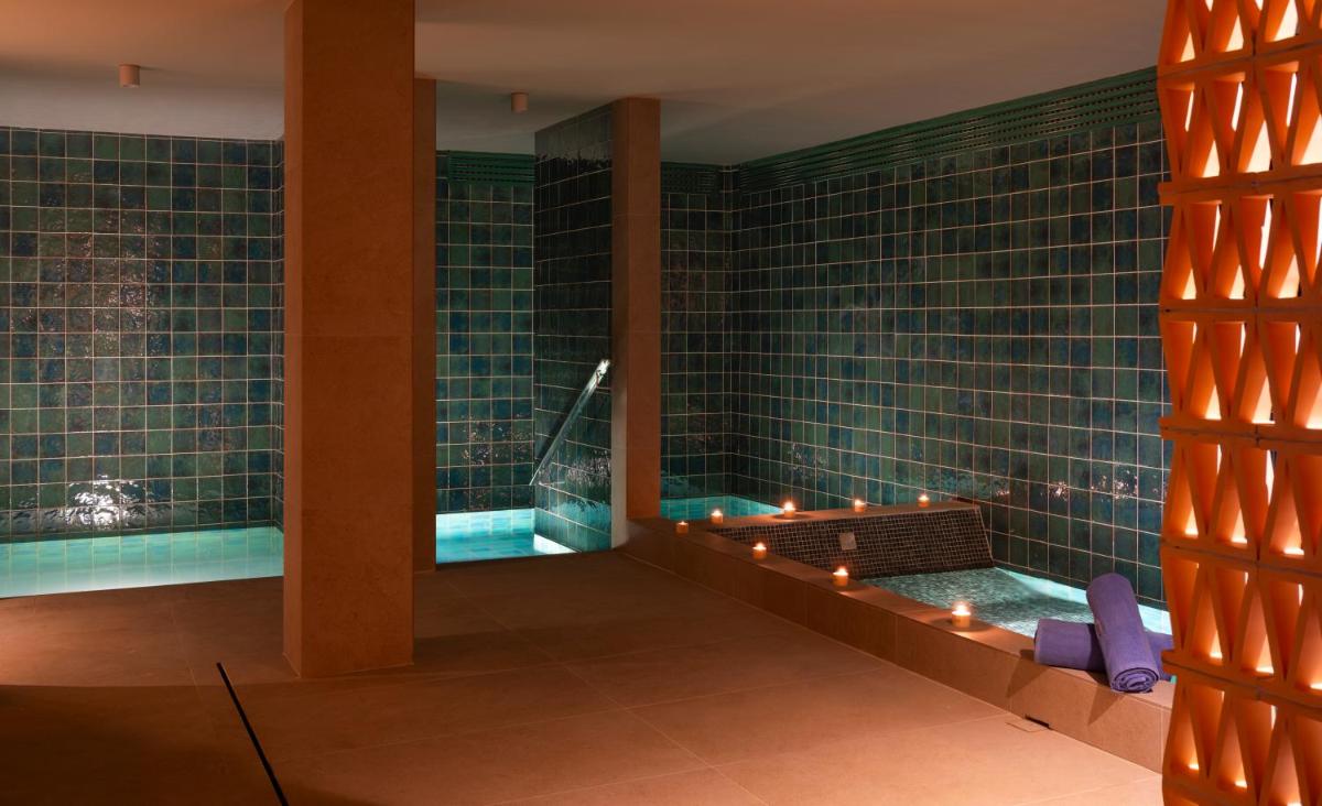 Imagen de la galería de AQUA Hotel Promenade & Spa 4Sup, en Pineda de Mar