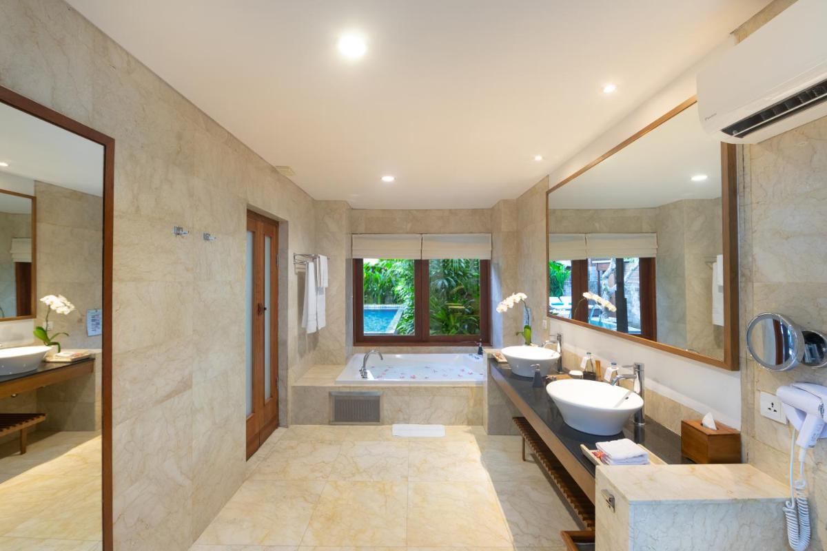 Legian Beach Hotel - Housity