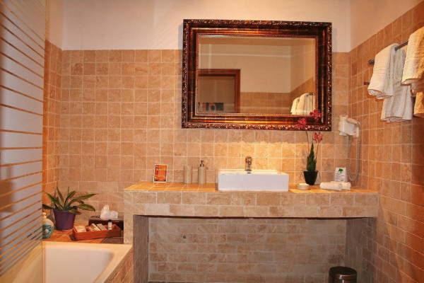 Un baño de Birdcage Gay Men Resort and Lifestyle Hotel