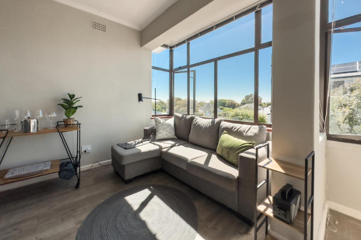 Sunny modern space with Mountain View - Hizvo