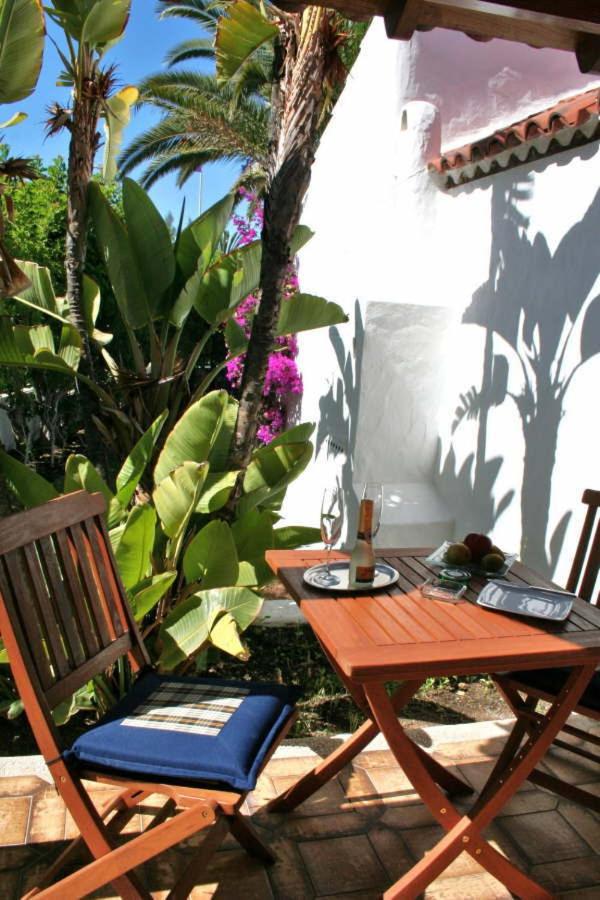 Jardín al aire libre en Birdcage Gay Men Resort and Lifestyle Hotel