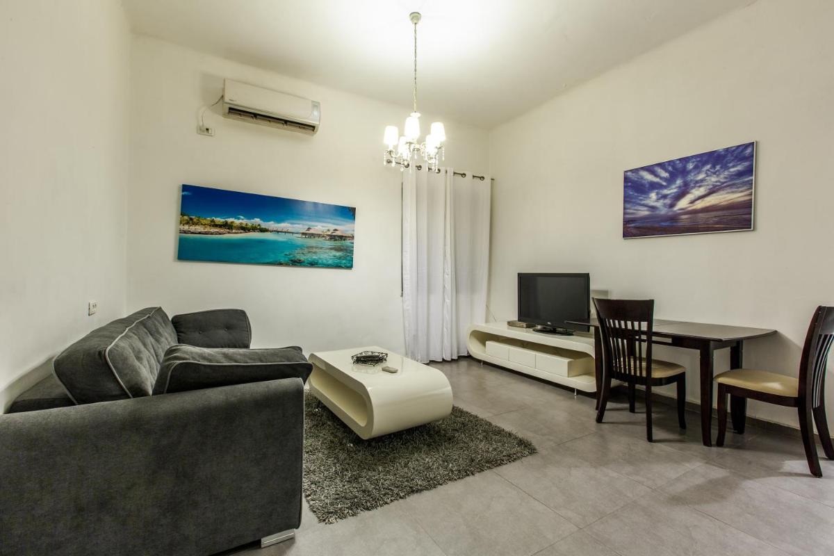 Chic Apartments by the Beach - Housity