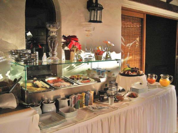 Comida en o cerca de este resort