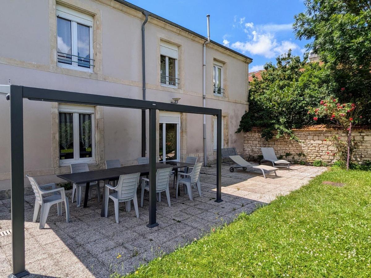 Gîte accueillant 10 pers avec terrasse, proche nature, idéal pour famille et PMR à Mécrin - FR-1-585-12 - Housity