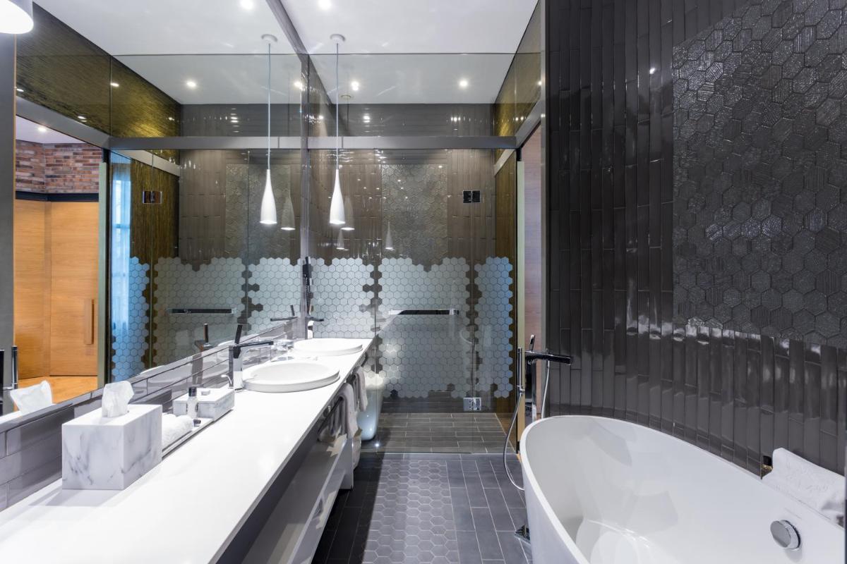 Un baño de Monument Hotel