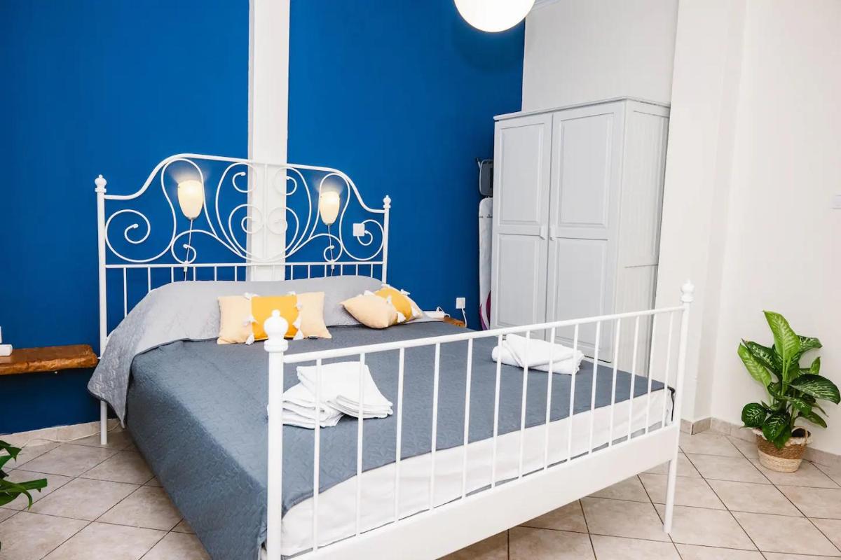 Nowhere Stay - Housity