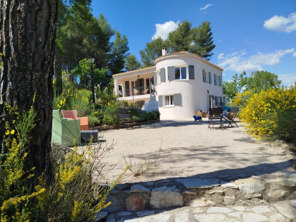 La Tourelle Suite Cosy entre vignoble aixois et Luberon - Housity
