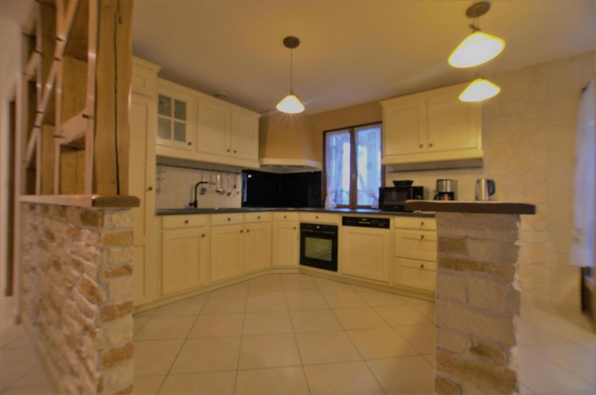Aux traits d'union - Housity