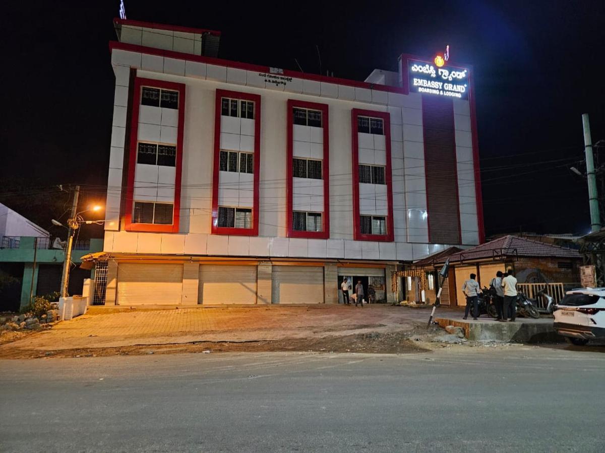 Embassy Grand boarding and lodging - Housity