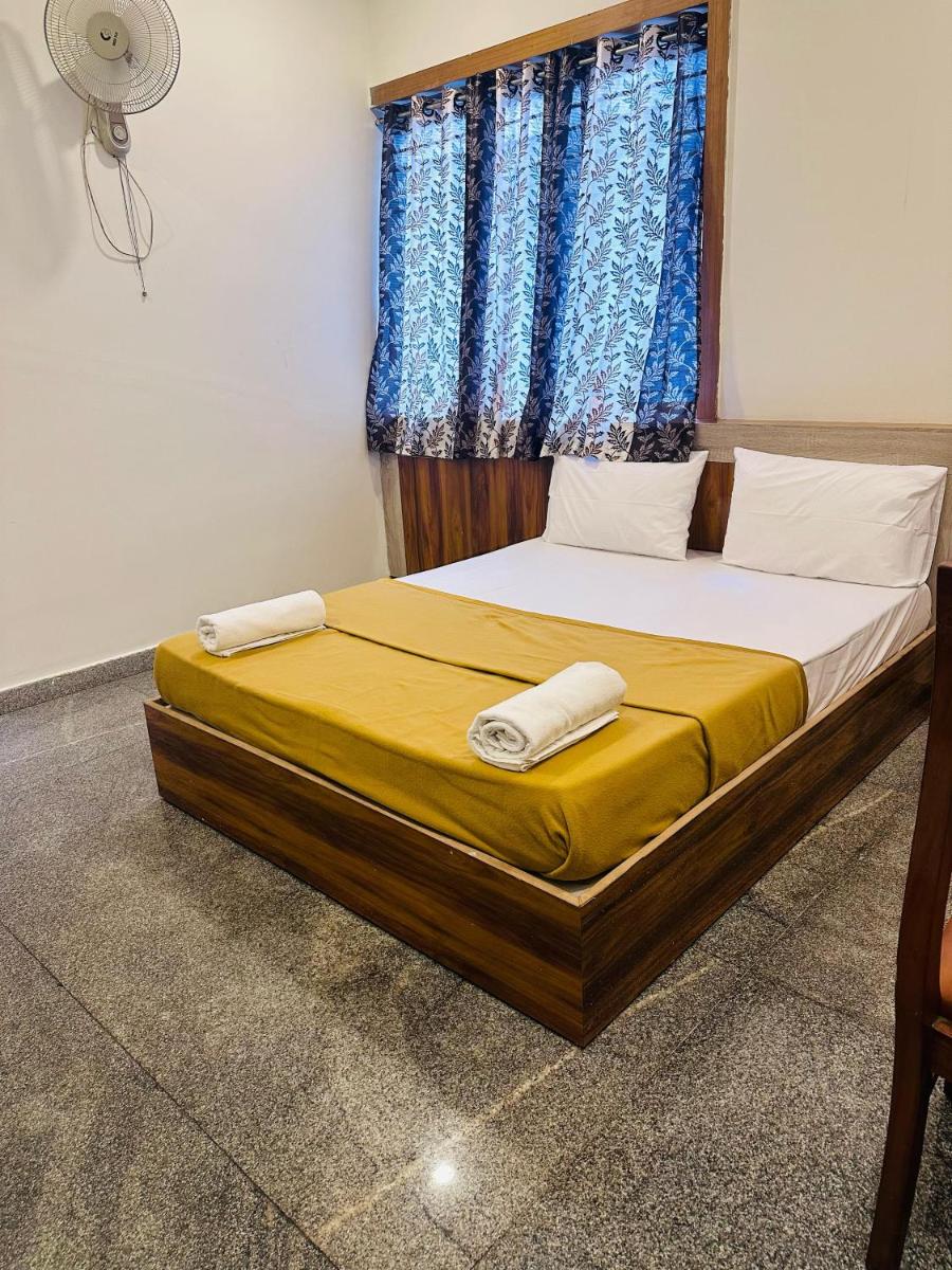Embassy Grand boarding and lodging - Housity