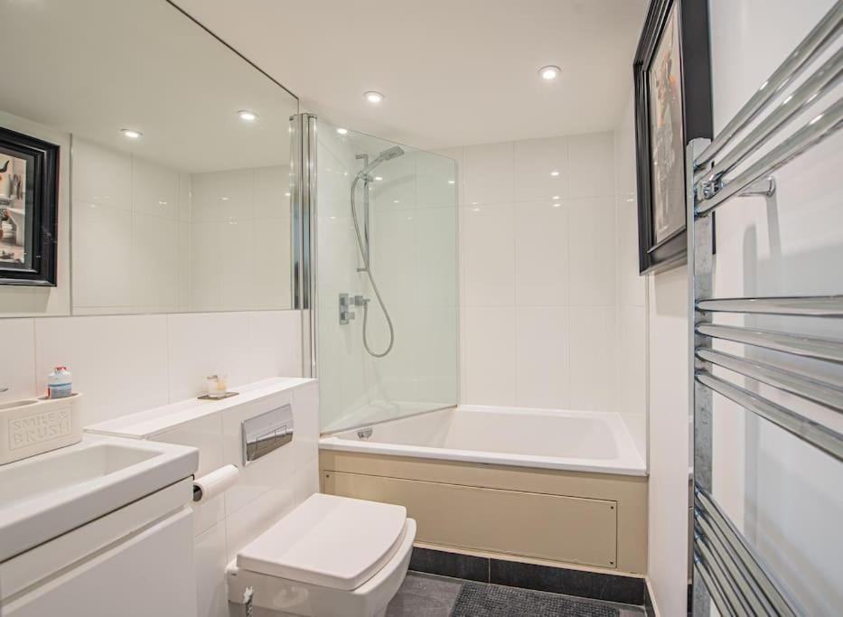 Charming 2 bedroom Flat in Central London - Housity