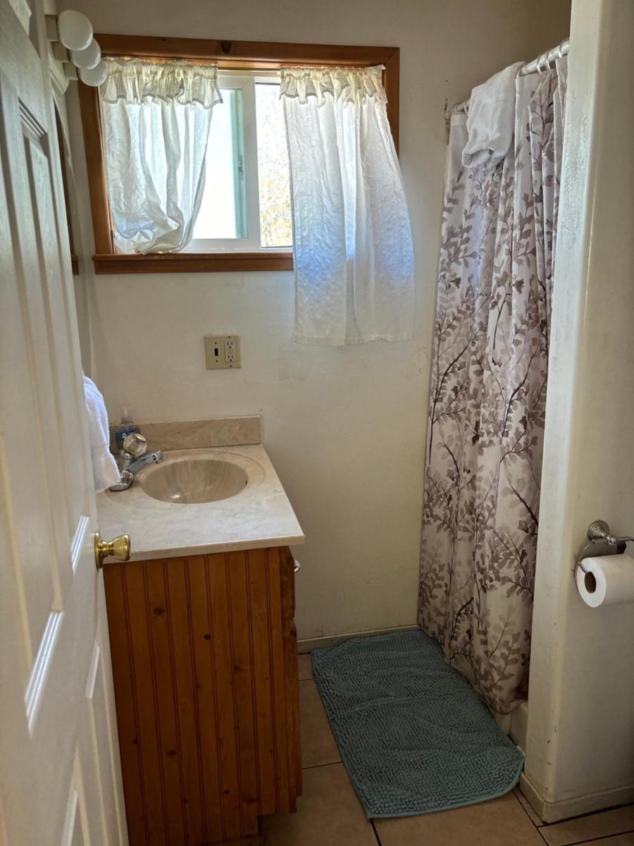 Sequoia River Front Cabins - Housity