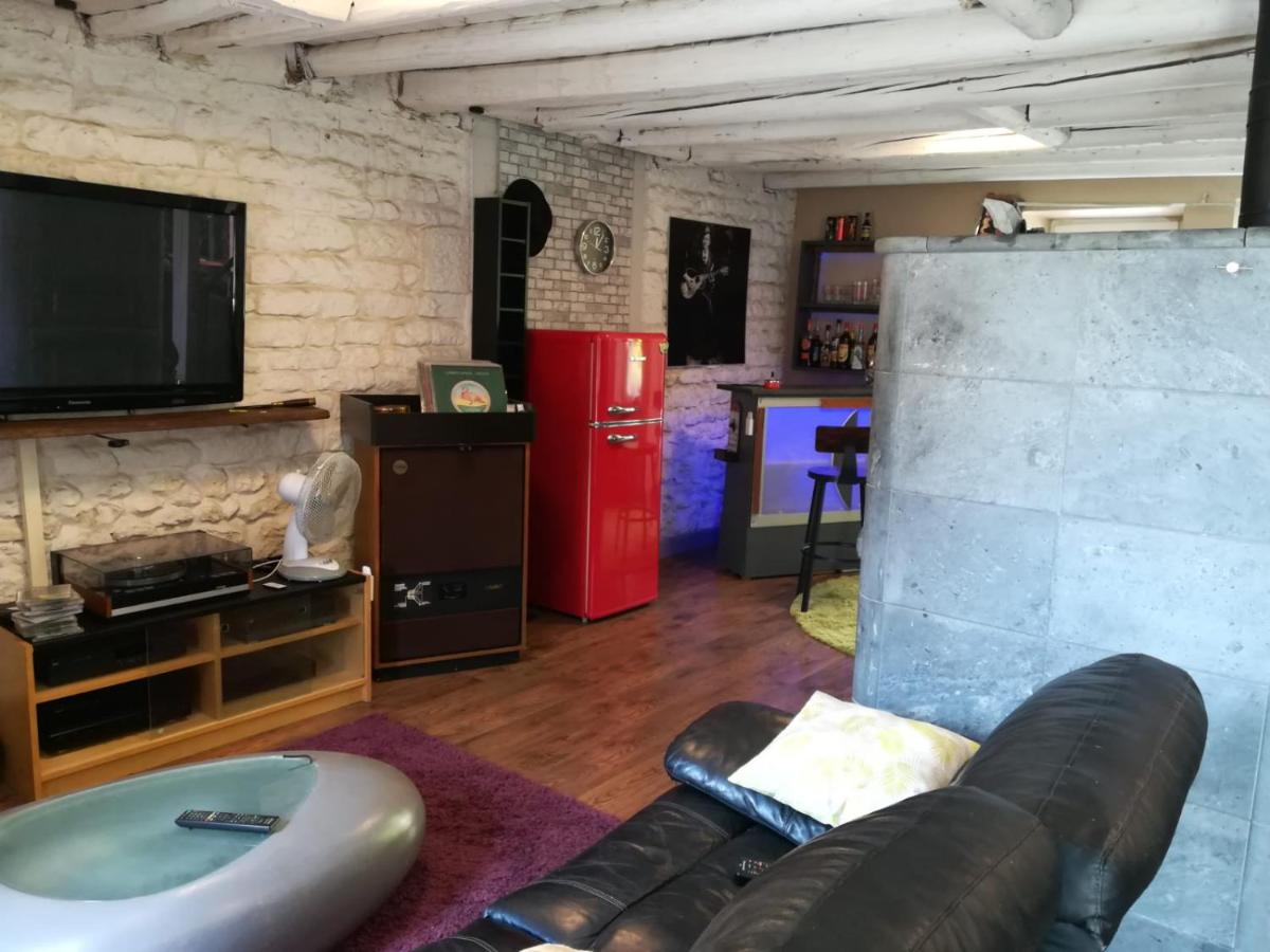 Apiculteur loue 2 chambres dans cadre verdoyant - Housity