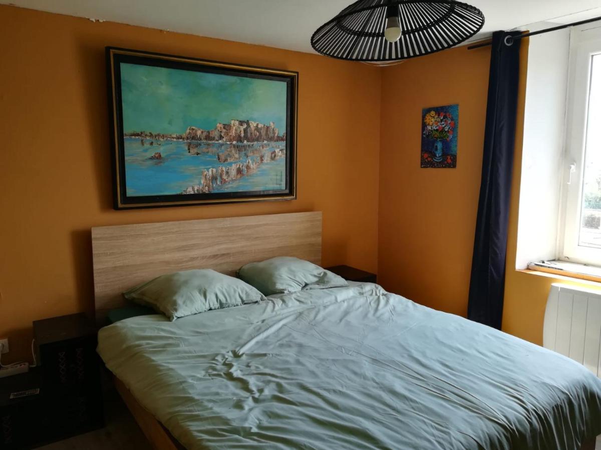Apiculteur loue 2 chambres dans cadre verdoyant - Housity