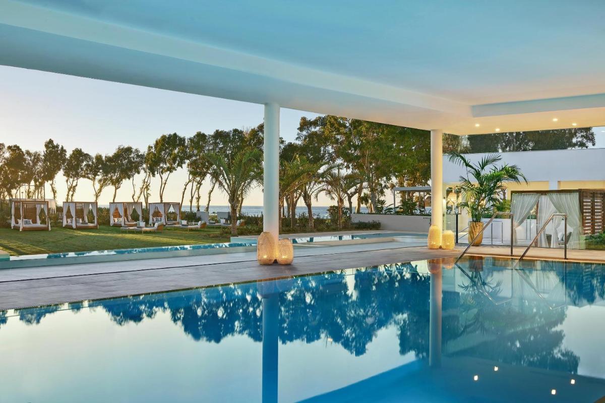 Piscina en o cerca de Ikos Andalusia