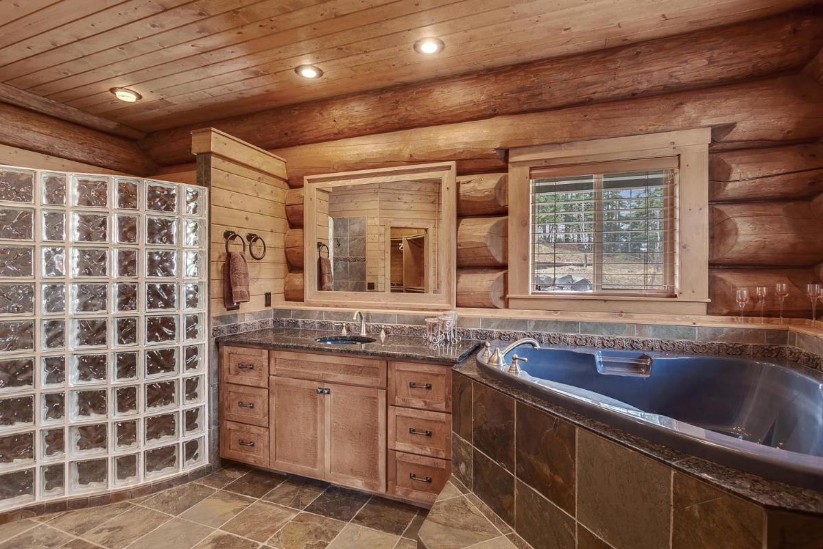 Kingston House - Housity