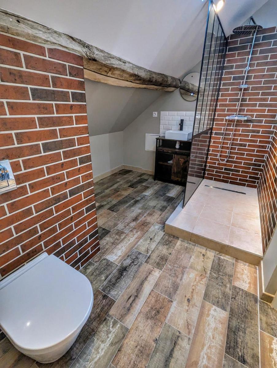 LE CLOS DES LYS - Chambres avec jacuzzi - Nemours - Housity
