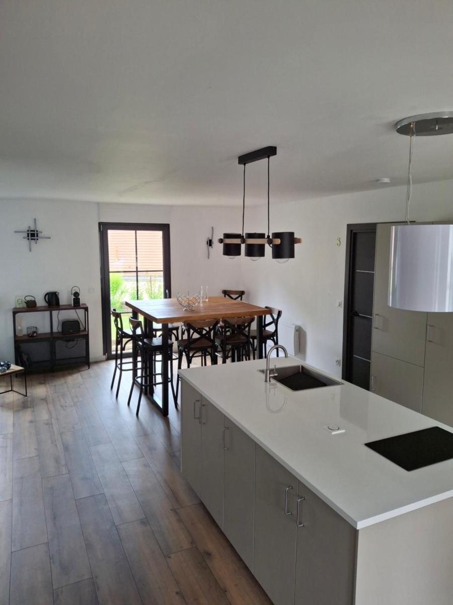 La maison d'à côté Chambre 2 - Housity