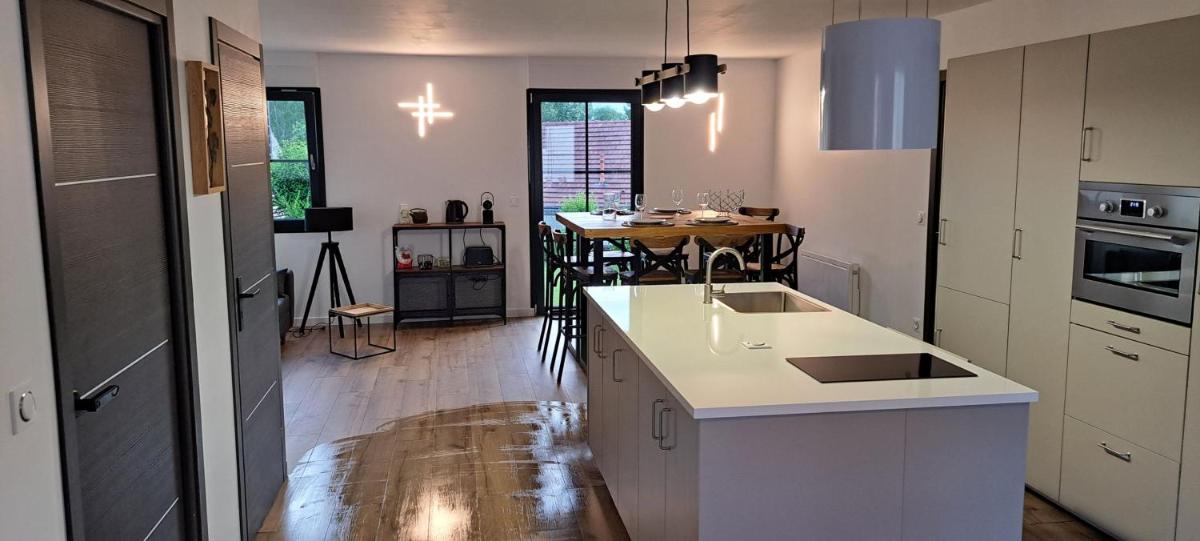 La maison d'à côté Chambre 2 - Housity