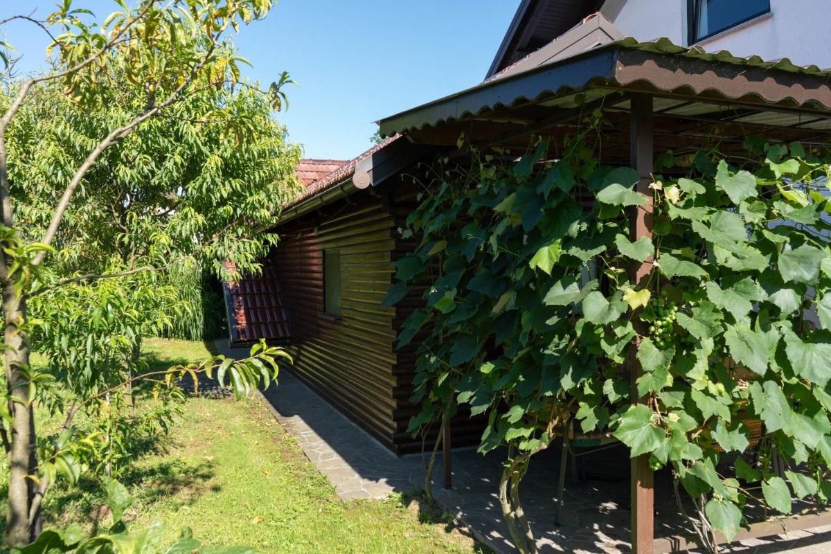 Apartma ob Kolpi Križan - Housity