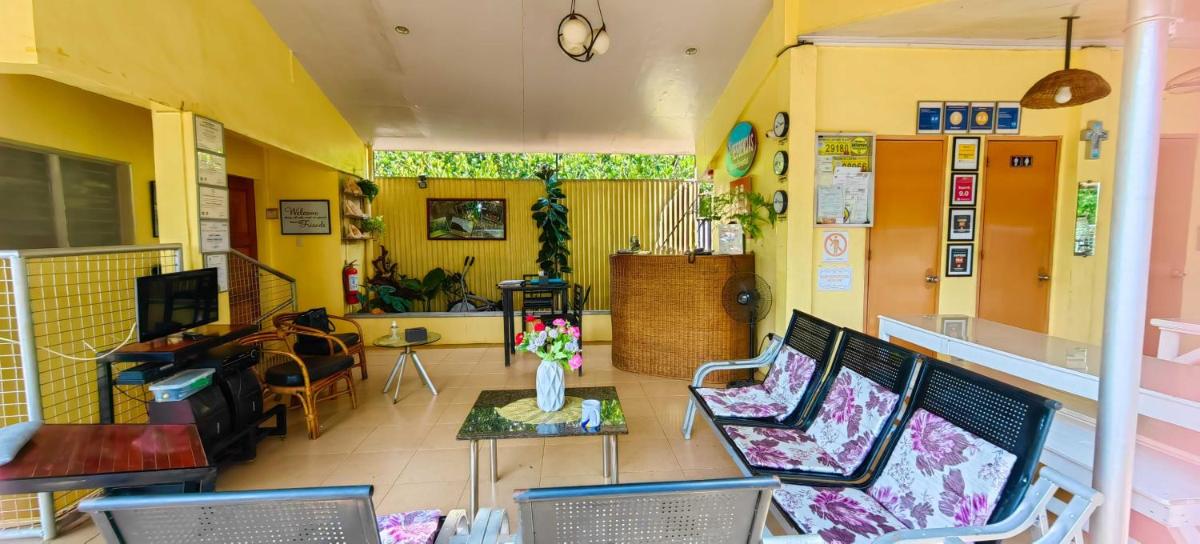 Las Residencias Bed and Breakfast - Housity