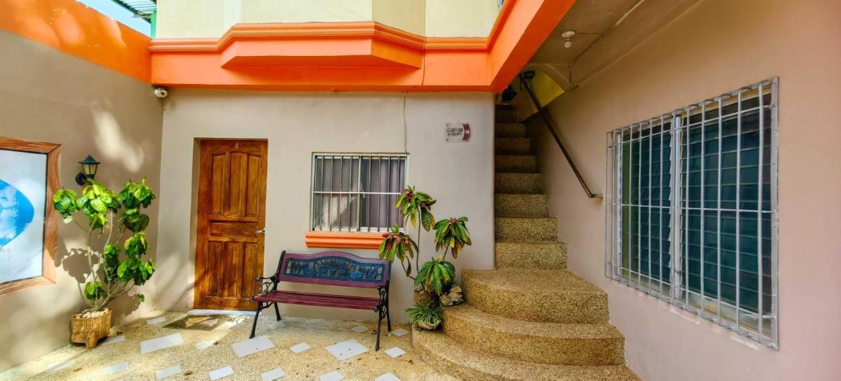 Las Residencias Bed and Breakfast - Housity