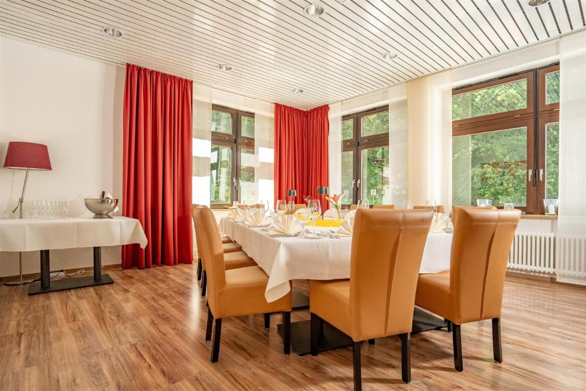 Waldhotel Eisenberg - Housity