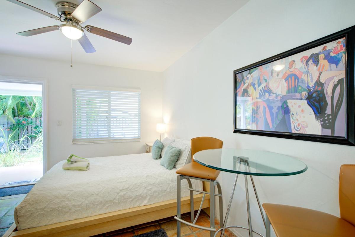 Efficiency 2 on water Las Olas, beach and free kayaks - Housity