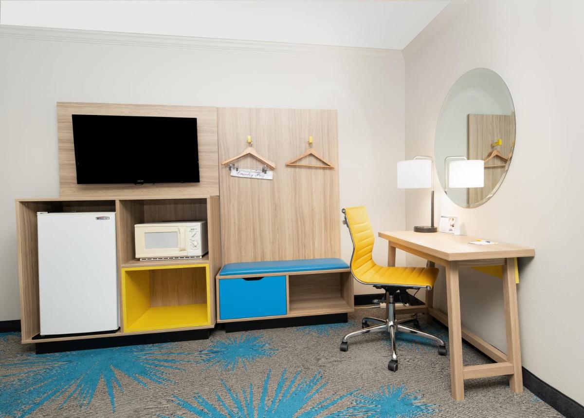 Days Inn by Wyndham Fort Smith - Housity