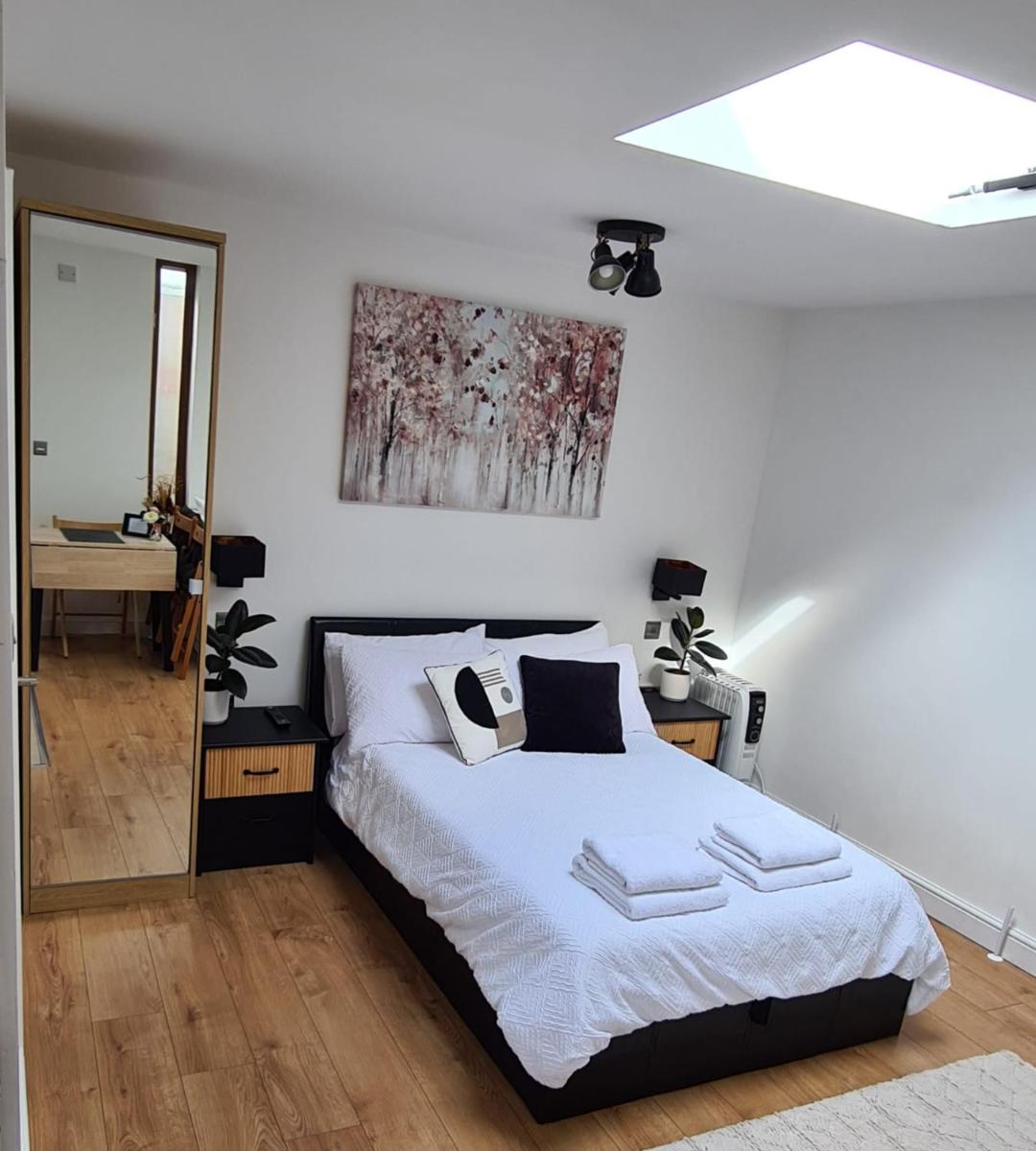 Canterbury romantic modern home - Housity