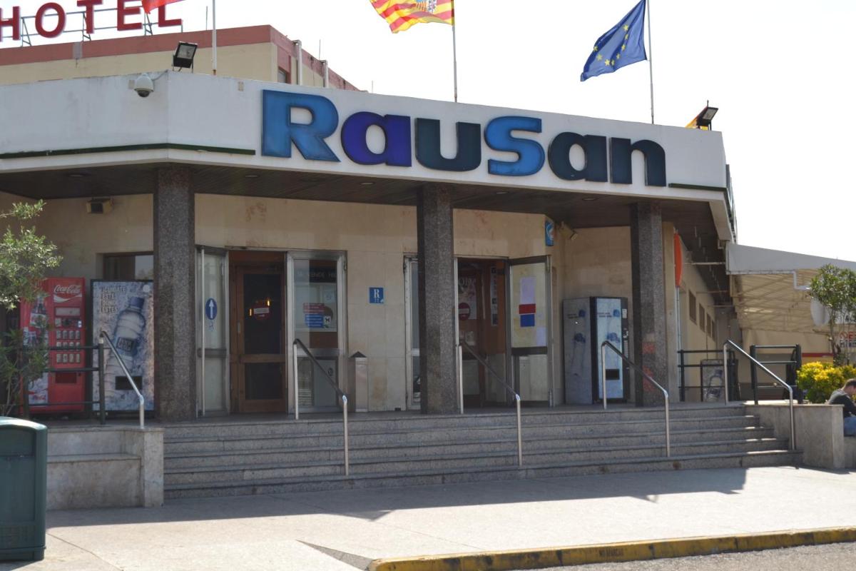 Hotel Rausan - Housity