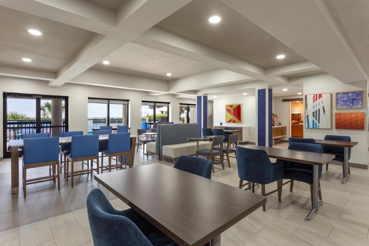 Holiday Inn Express Hotel & Suites Tampa-Rocky Point Island, an IHG Hotel - Housity
