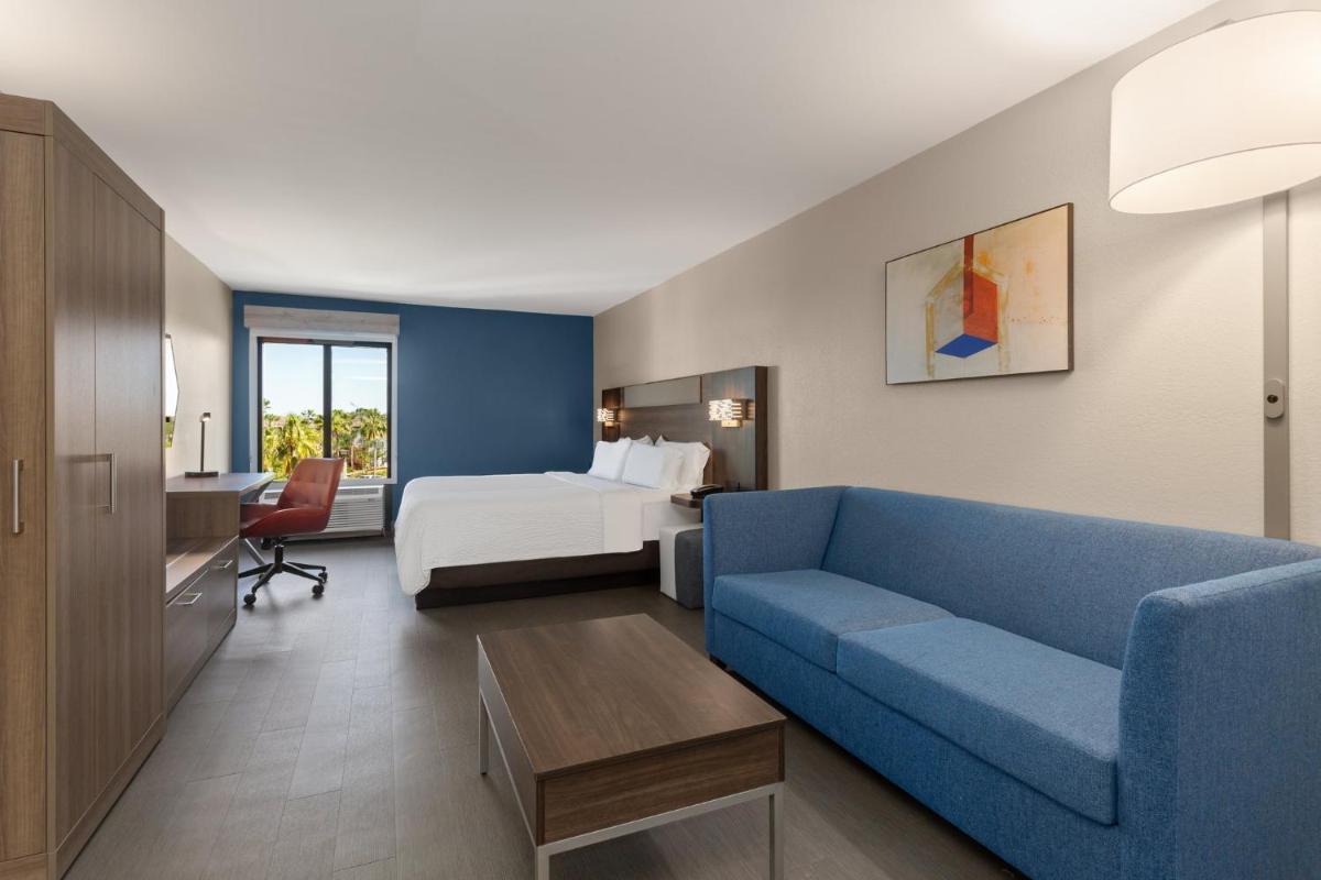 Holiday Inn Express Hotel & Suites Tampa-Rocky Point Island, an IHG Hotel - Housity