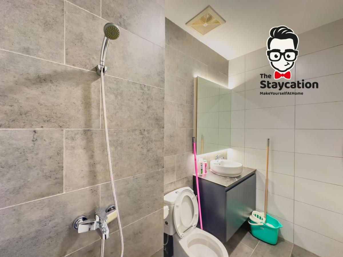 Staycation Homestay 57 Podium Apartments Deluxe Studio - Hizvo