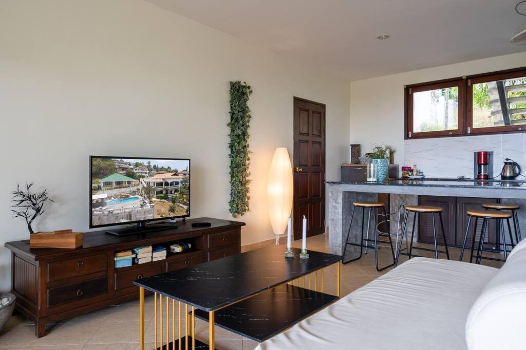 Stunning Pool Villa with Sunset Sea Views - Housity