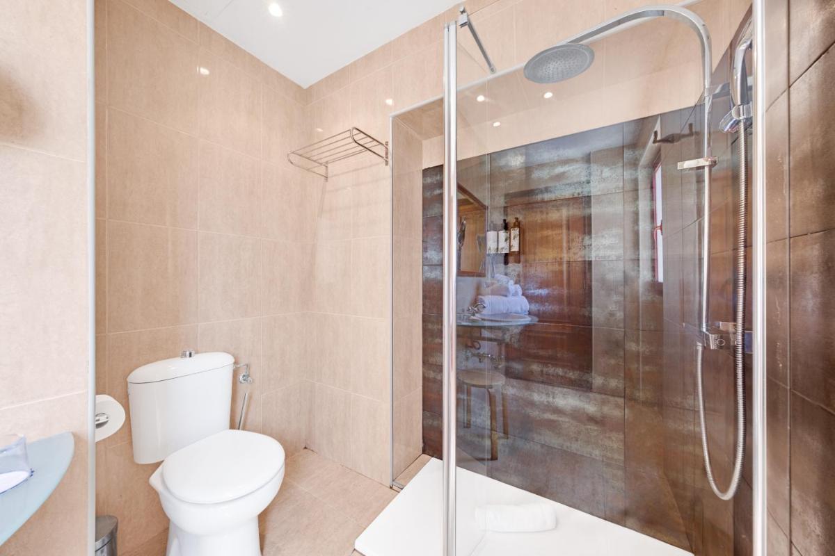 Un baño de Hotel Ciutat Jardi
