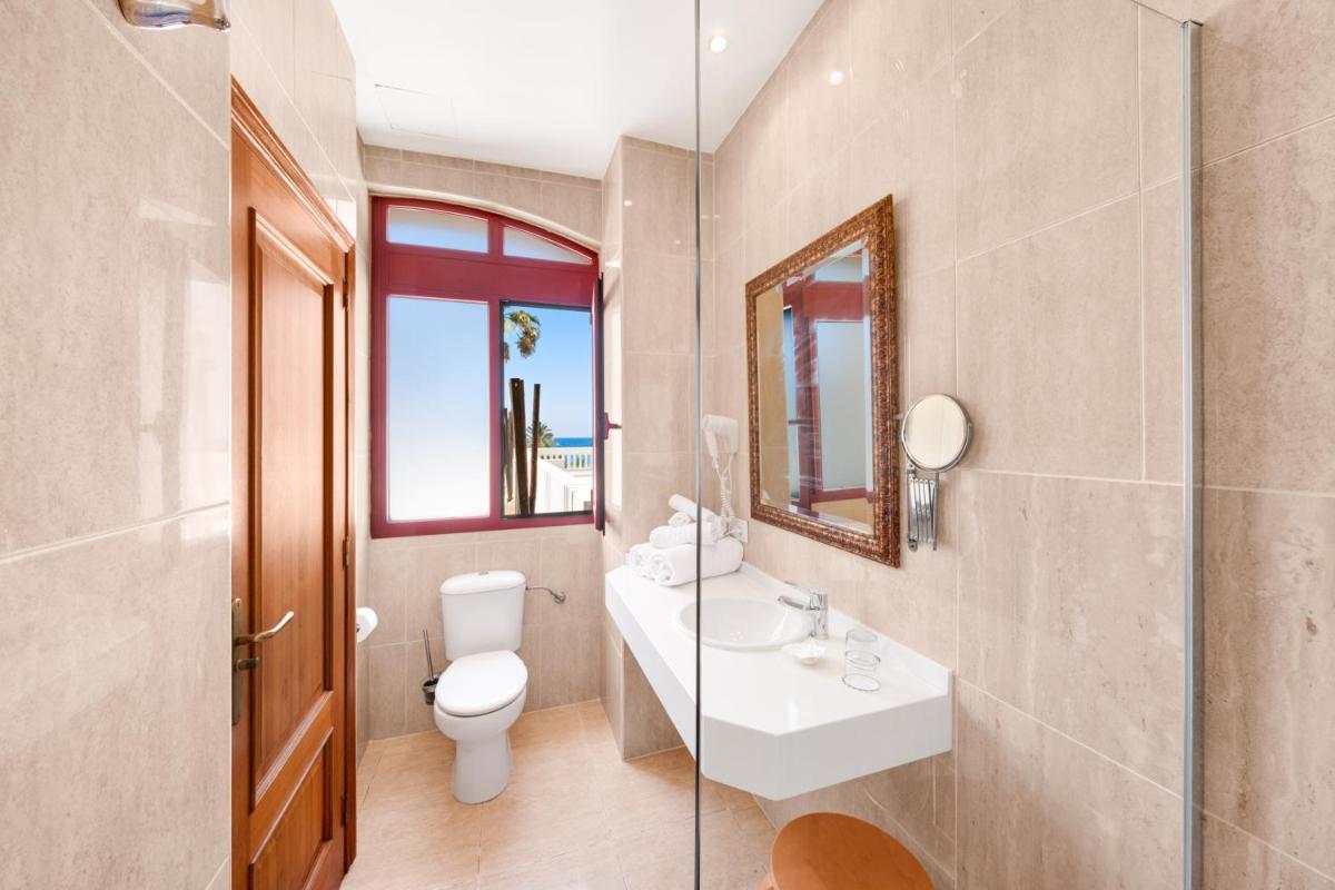 Un baño de Hotel Ciutat Jardi