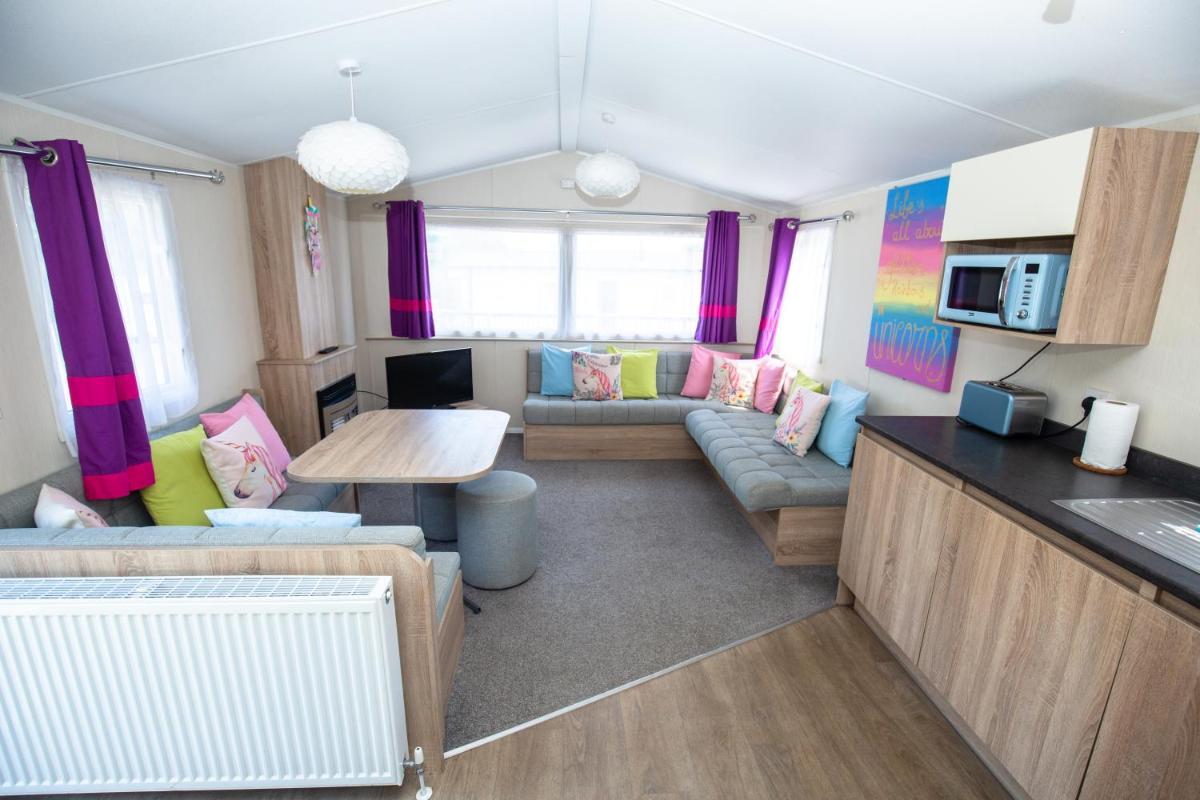 Adventurer's Village Milton Keynes - Housity
