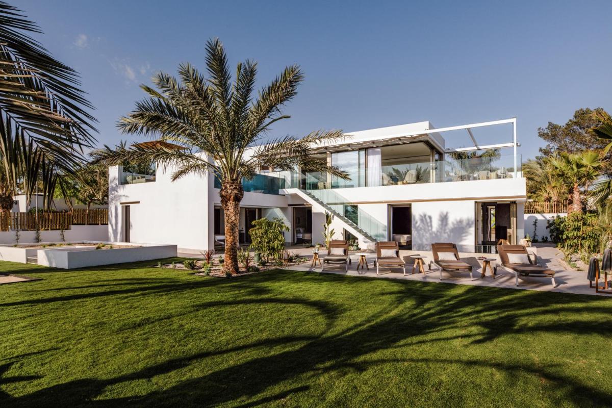 Jardín al aire libre en 7Pines Resort Ibiza, part of Destination by Hyatt
