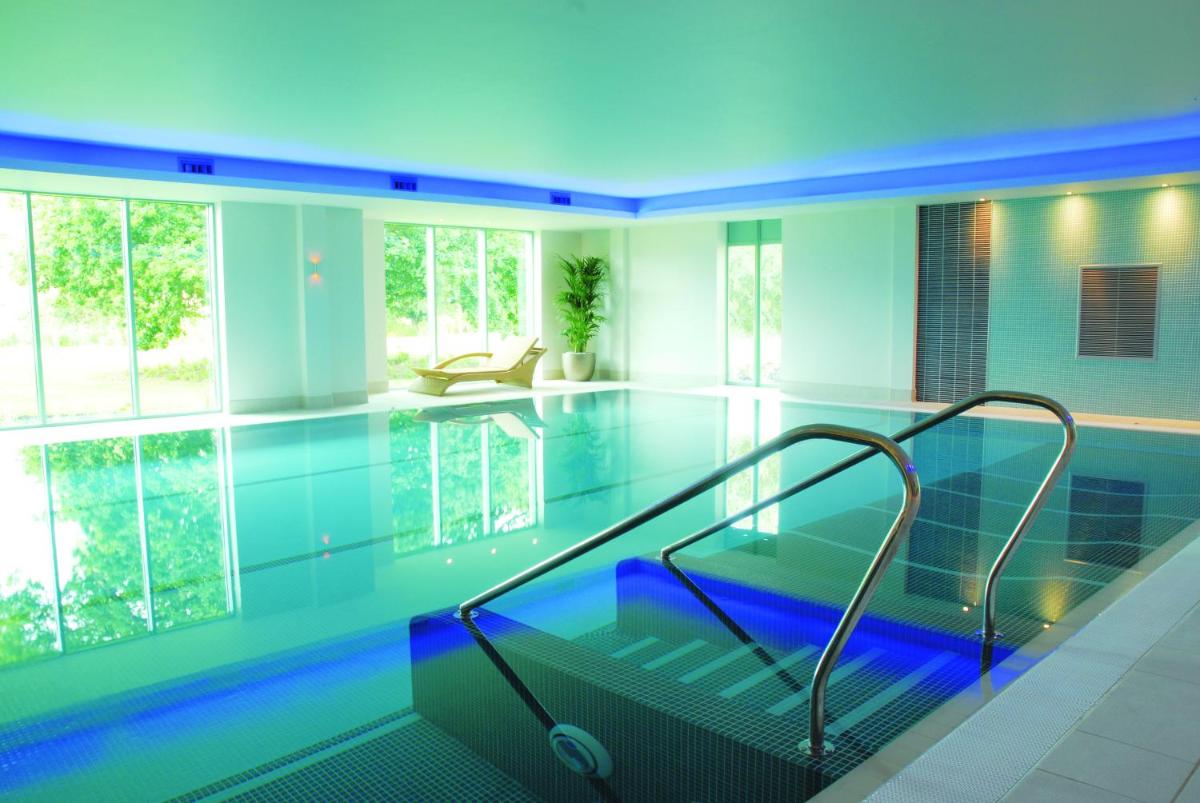 De Vere Cotswold Water Park Apartments - Housity