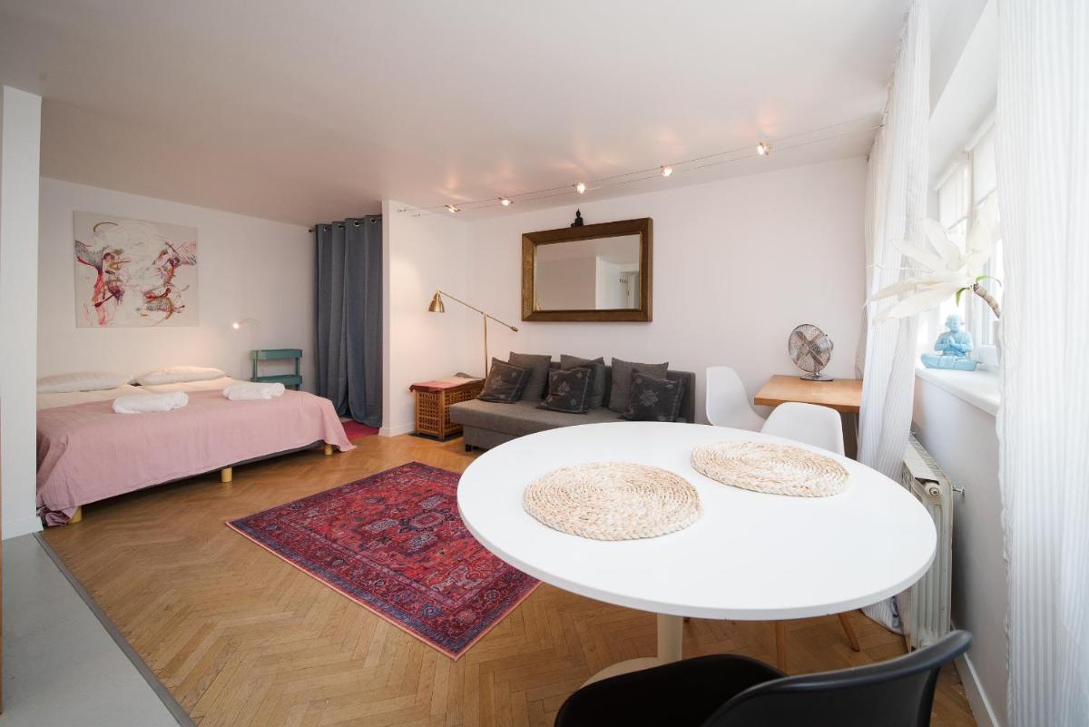 Wiejska 20 by Homeprime - Housity