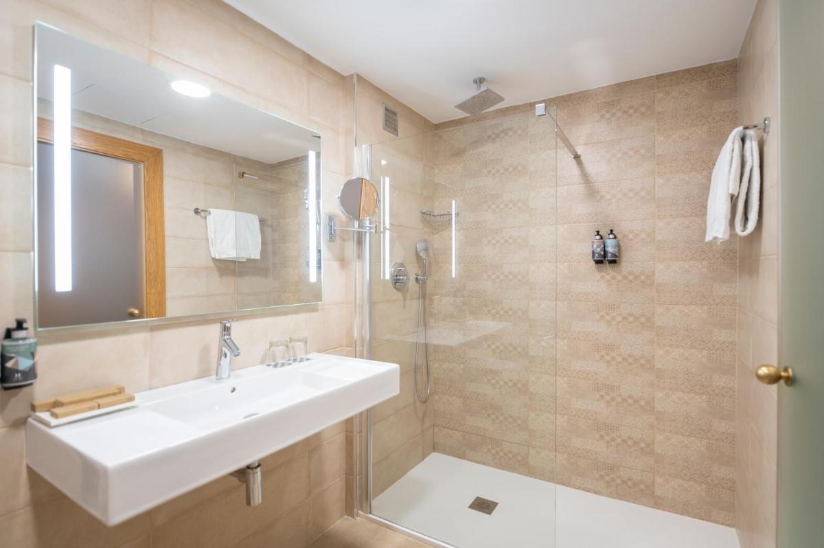 Un baño de Hesperia Barcelona Sant Just