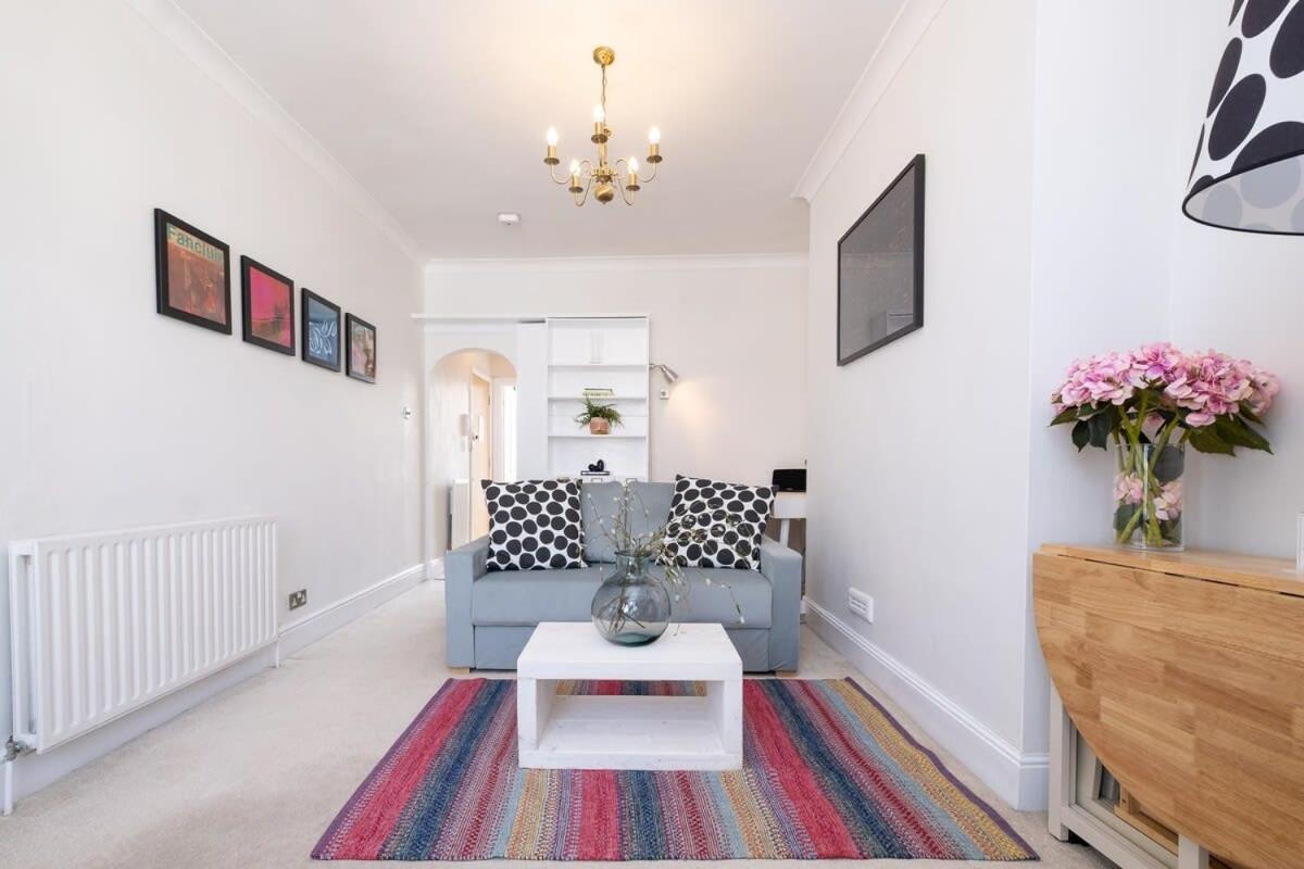 Host & Stay - Guildford Apartment - Housity