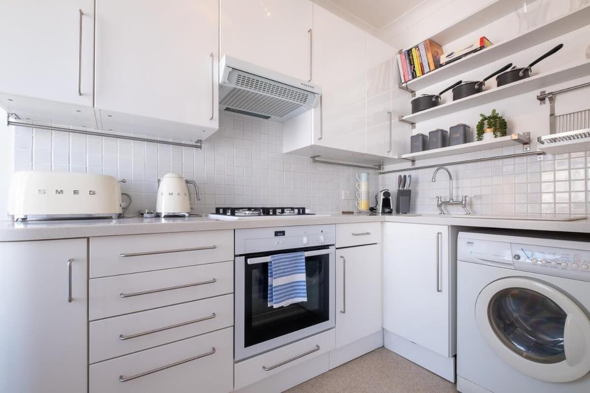 Host & Stay - Guildford Apartment - Housity