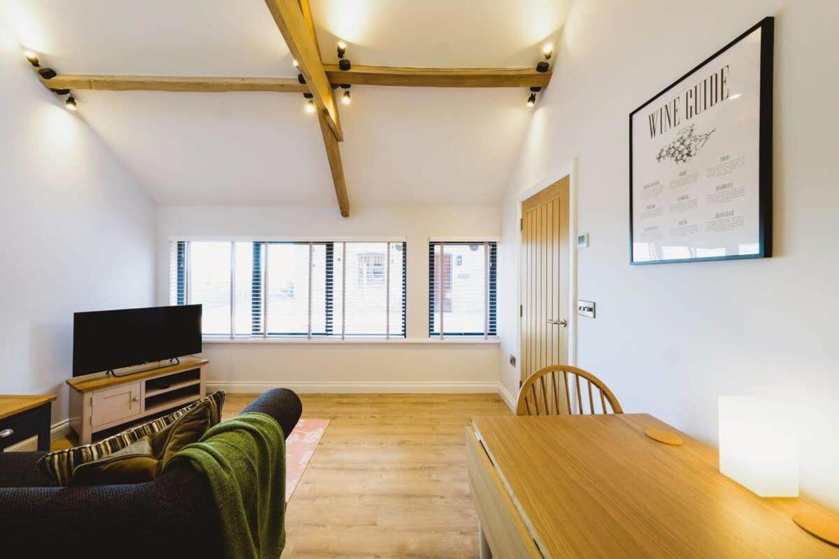 The Hay Barn - Hopewell - Housity