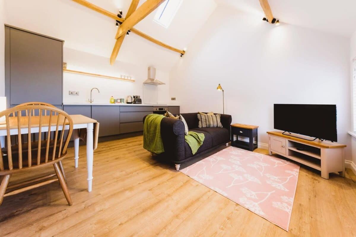 The Hay Barn - Hopewell - Housity