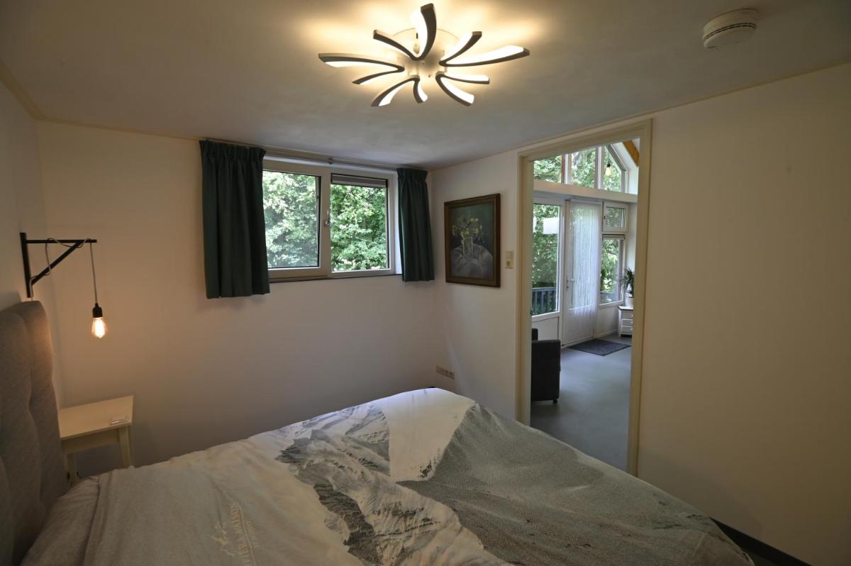 DINOS - Whole Guesthouse - Nearby Groningen and lake - Housity