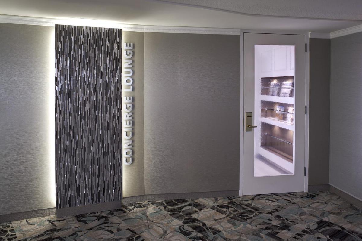 Detroit Marriott at the Renaissance Center - Housity